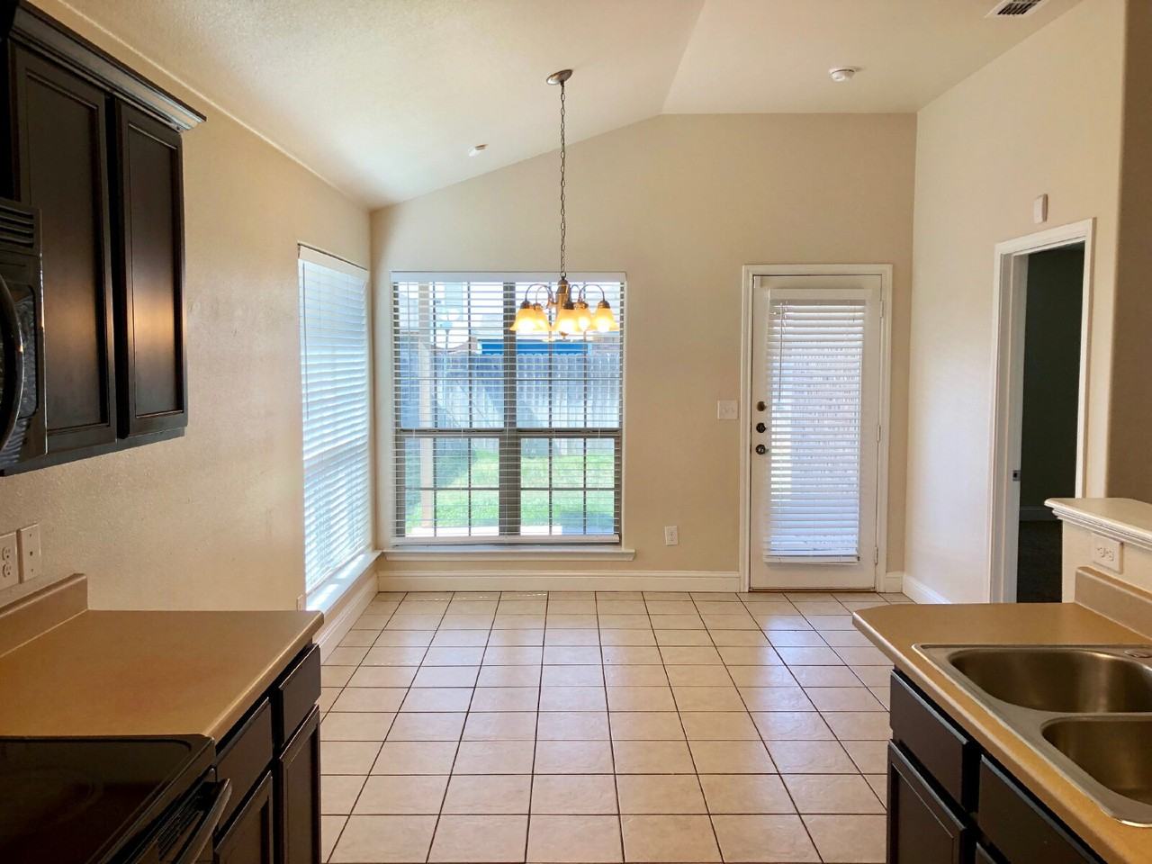 5524 110th St - Photo 3 of 13