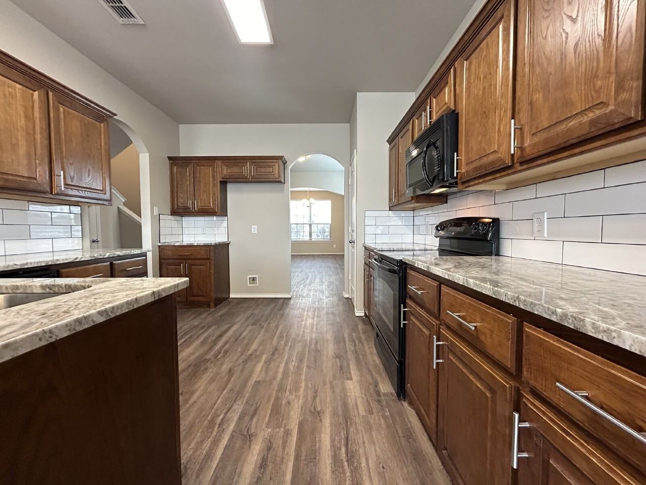 1512 Westminister Ave - Photo 7 of 24