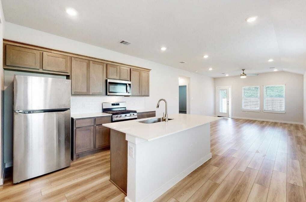 1010 Amistad Loop - Photo 2 of 10