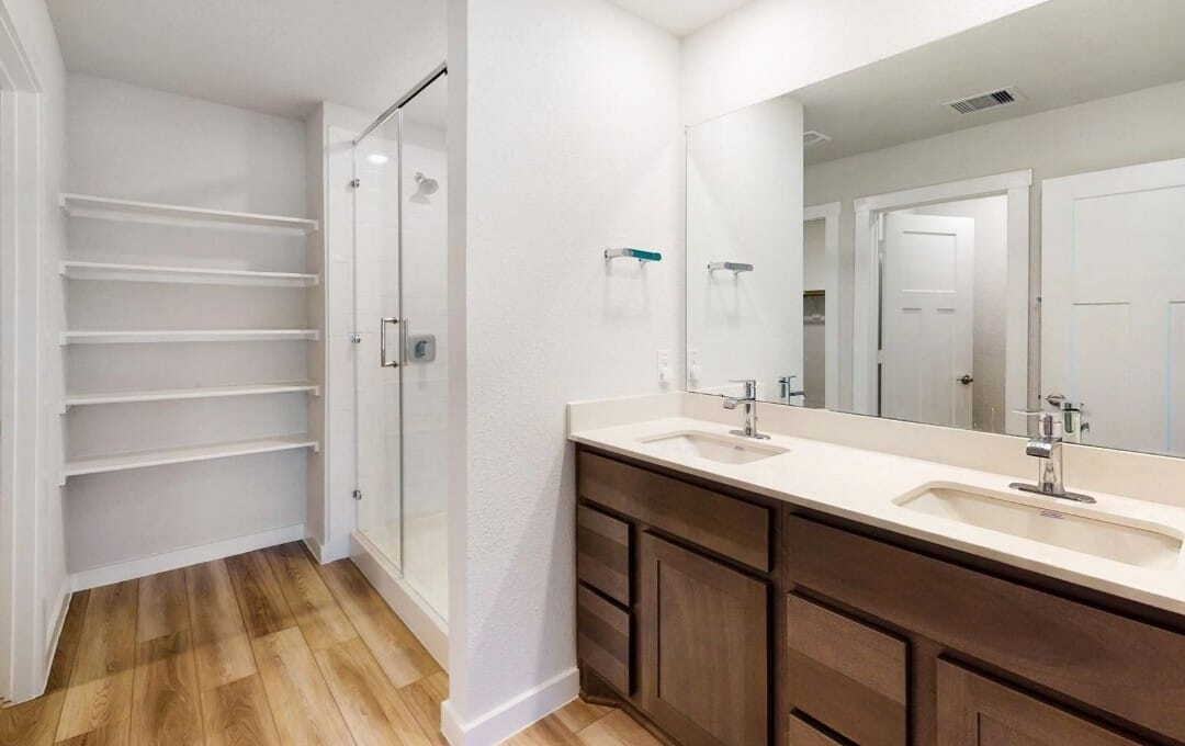 1010 Amistad Loop - Photo 6 of 10