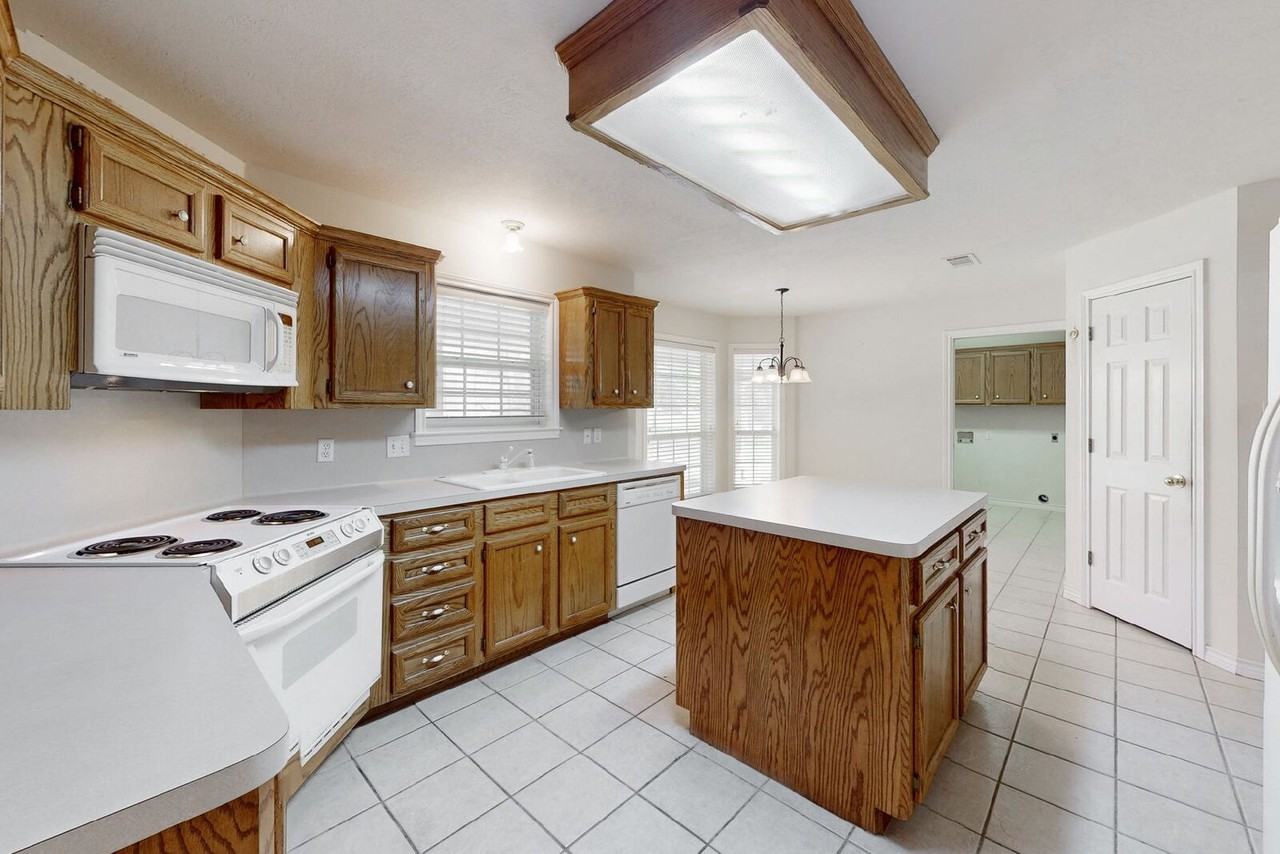 6054 Clay Pit Rd - Photo 4 of 18