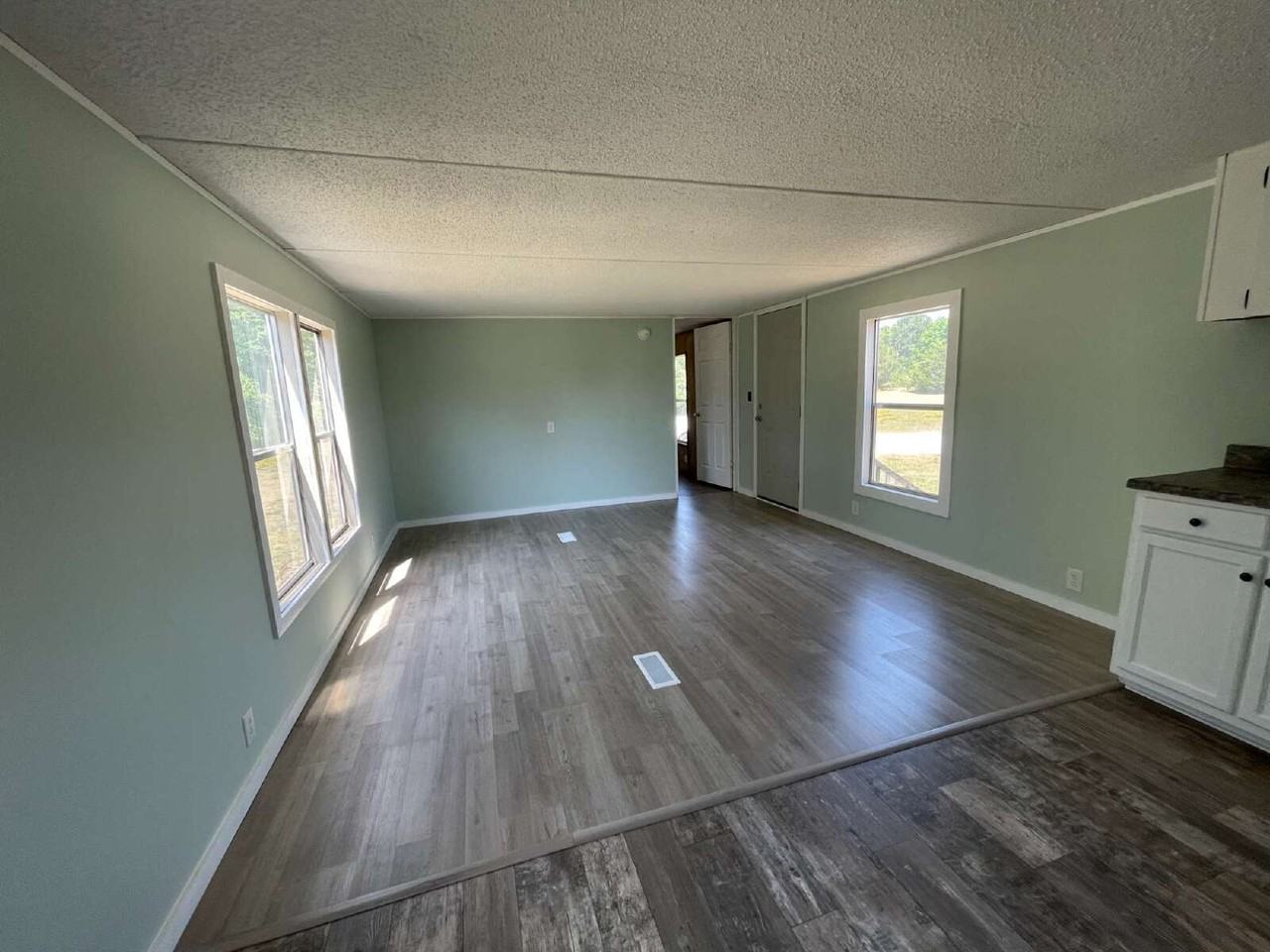 112 Ridgefield Dr - Photo 3 of 25