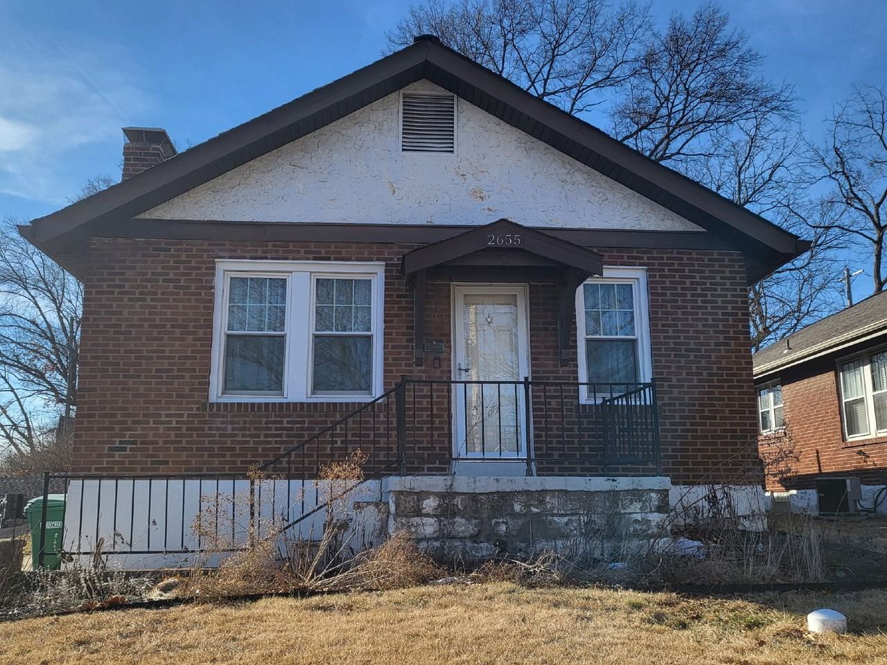 2655 Louis Ave - Photo 4 of 32