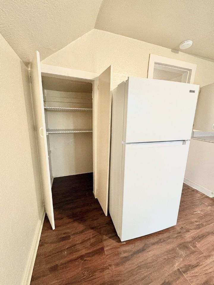 520 Madera Ave - Photo 4 of 23