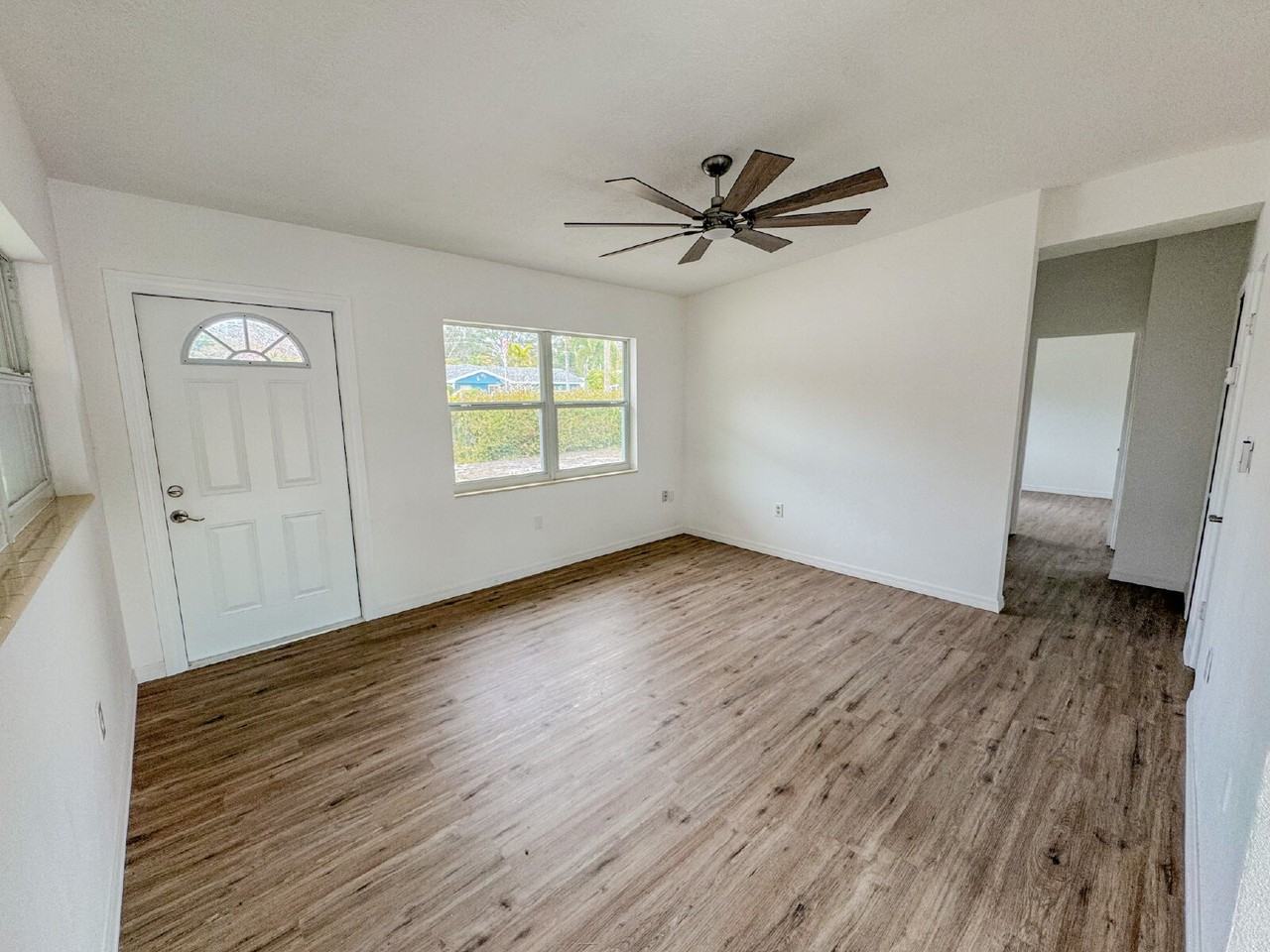 3307 36th Ave W - Photo 4 of 8