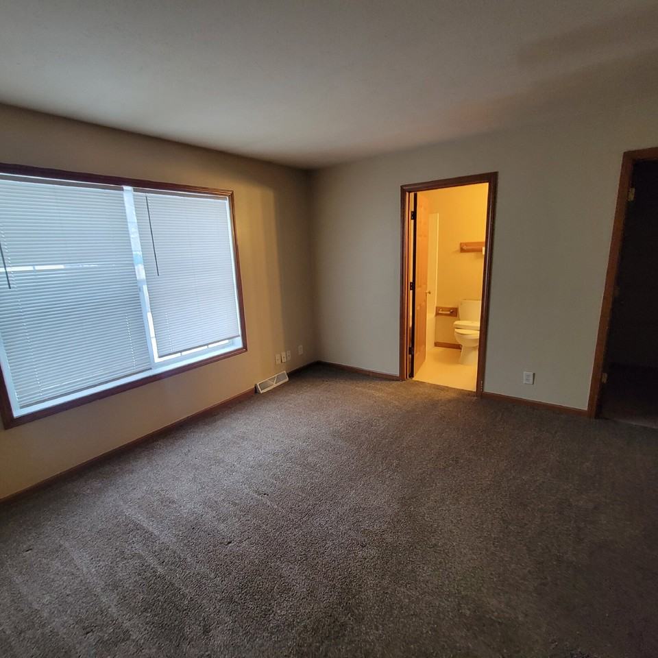 2721 Adams St - Photo 7 of 8