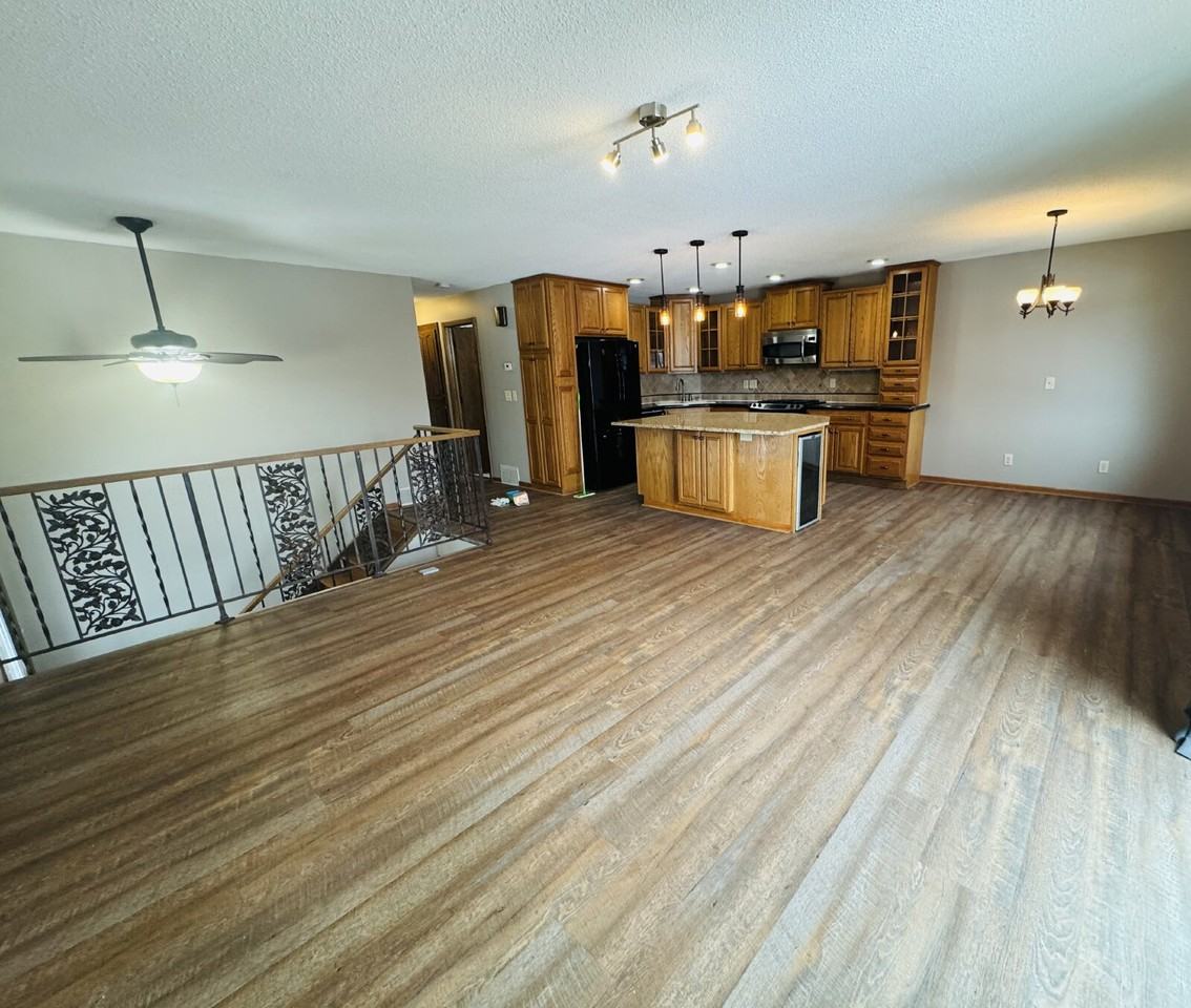 7349 York Ave N - Photo 2 of 28