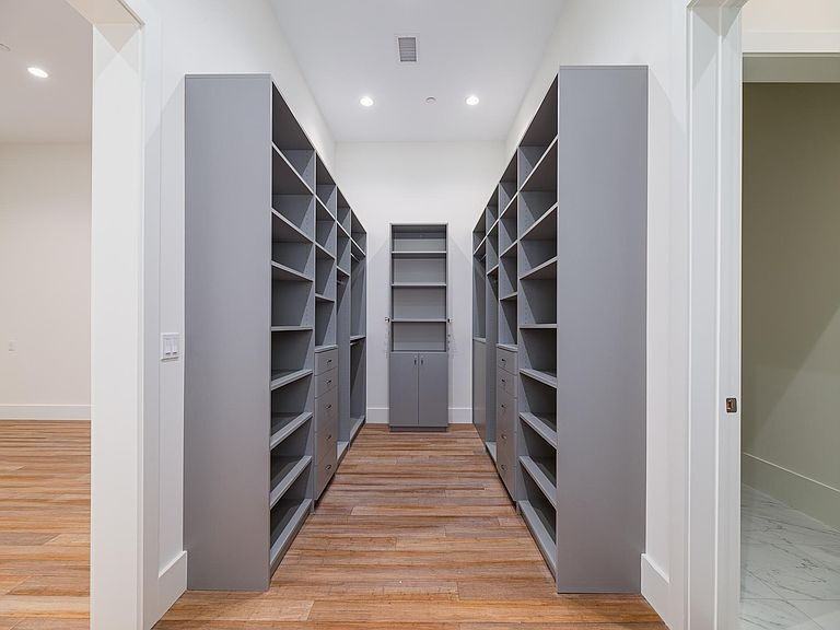 121 Greenwich Ave - Photo 2 of 18