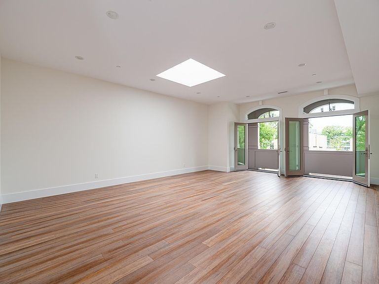 121 Greenwich Ave - Photo 7 of 18