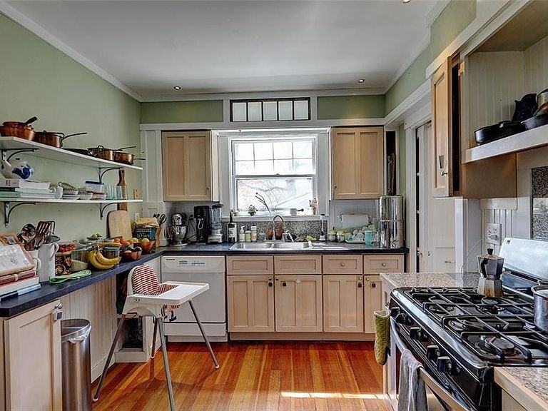 17 Luzon Ave - Photo 6 of 29