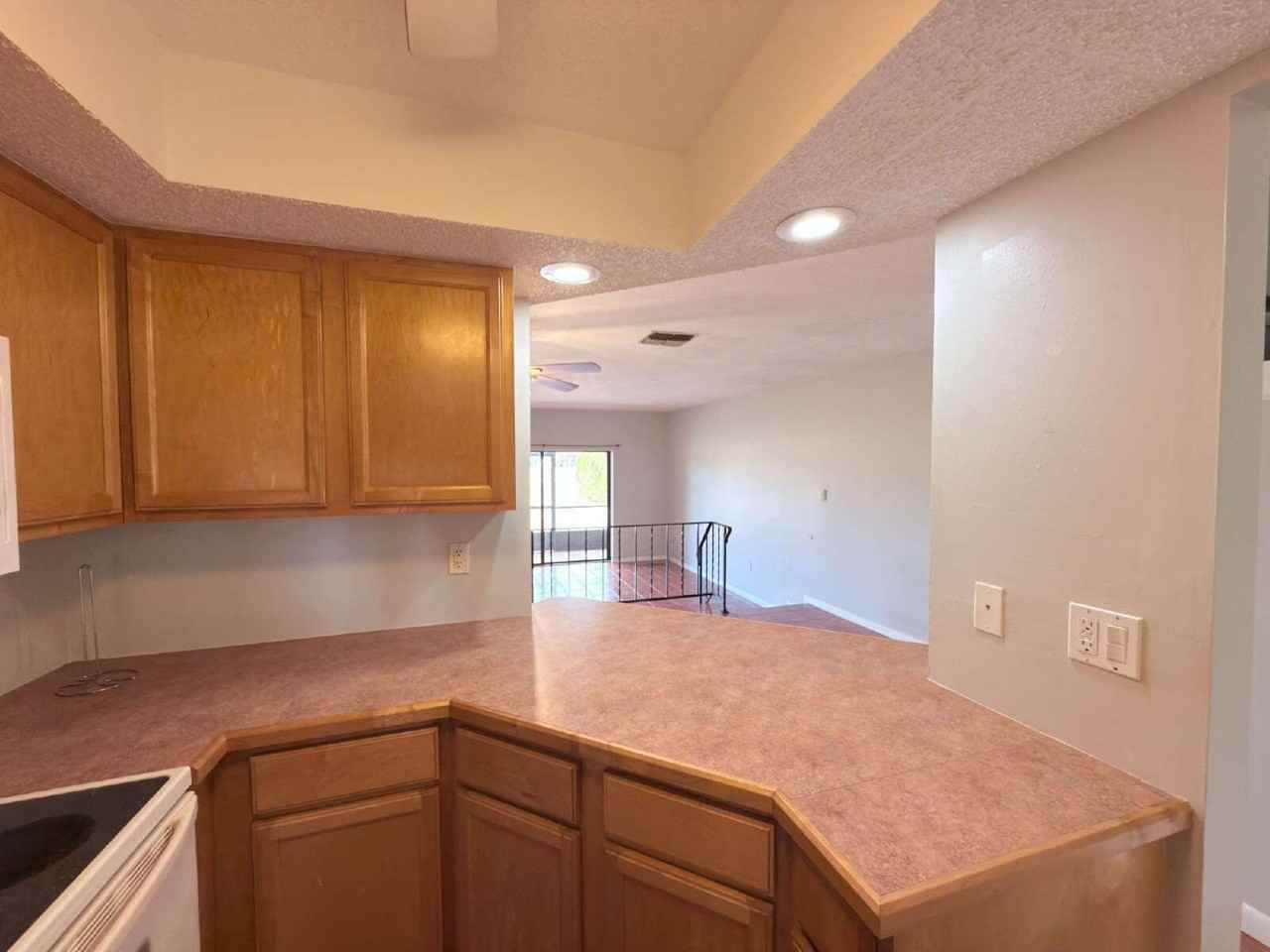 3725 Edgewater Dr - Photo 6 of 24