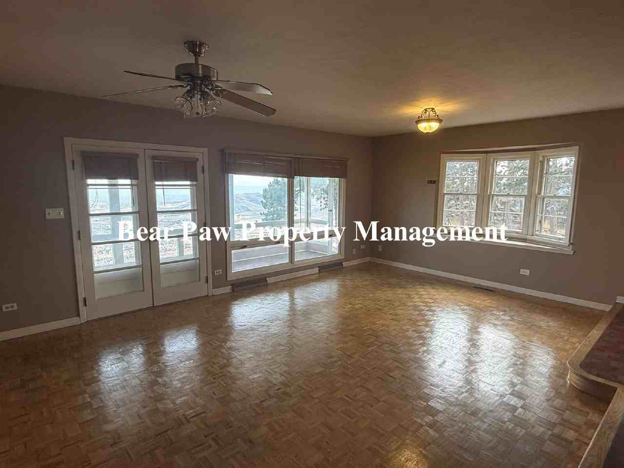 21109 Cedar Lake Rd - Photo 4 of 33