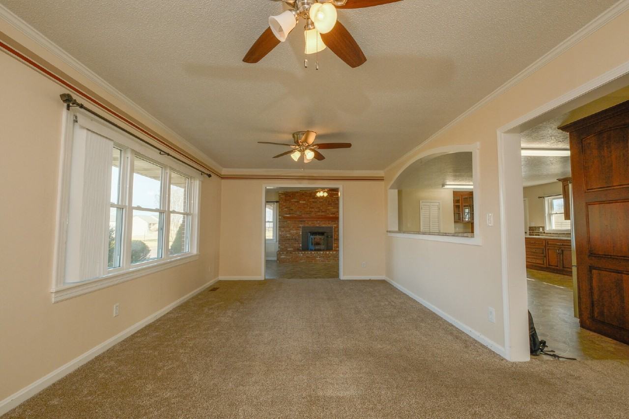 142 China Grove Rd - Photo 4 of 20