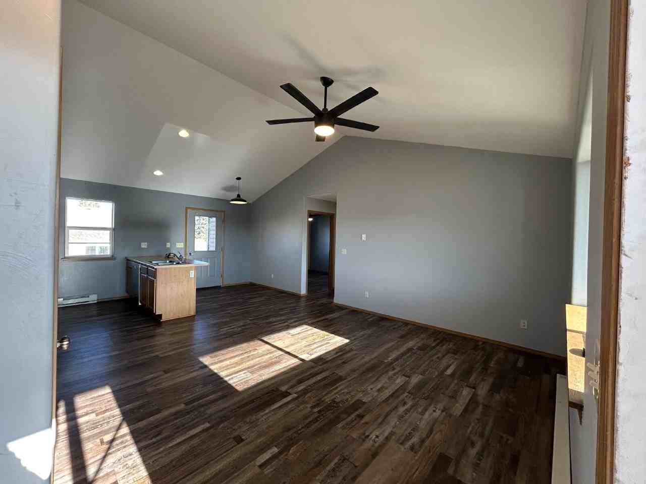 904 Jeanette Pl #4 - Photo 4 of 23