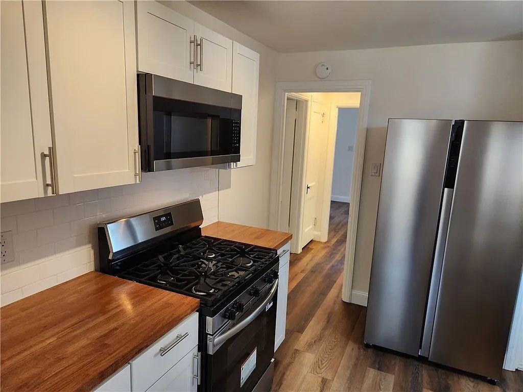 331 Redwood St - Photo 3 of 19