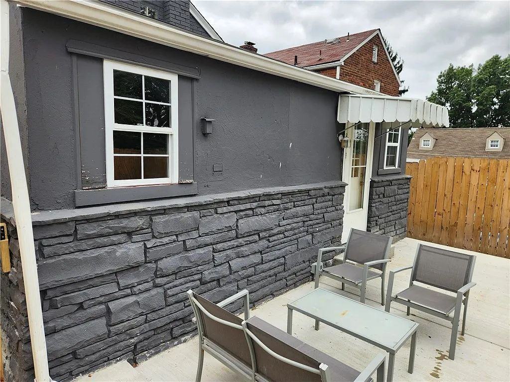 331 Redwood St - Photo 7 of 19