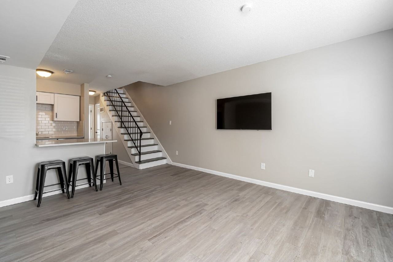 1241 33rd St #A - Photo 3 of 27