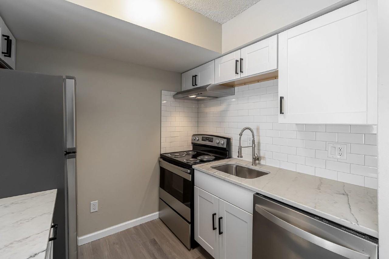 1241 33rd St #A - Photo 6 of 27