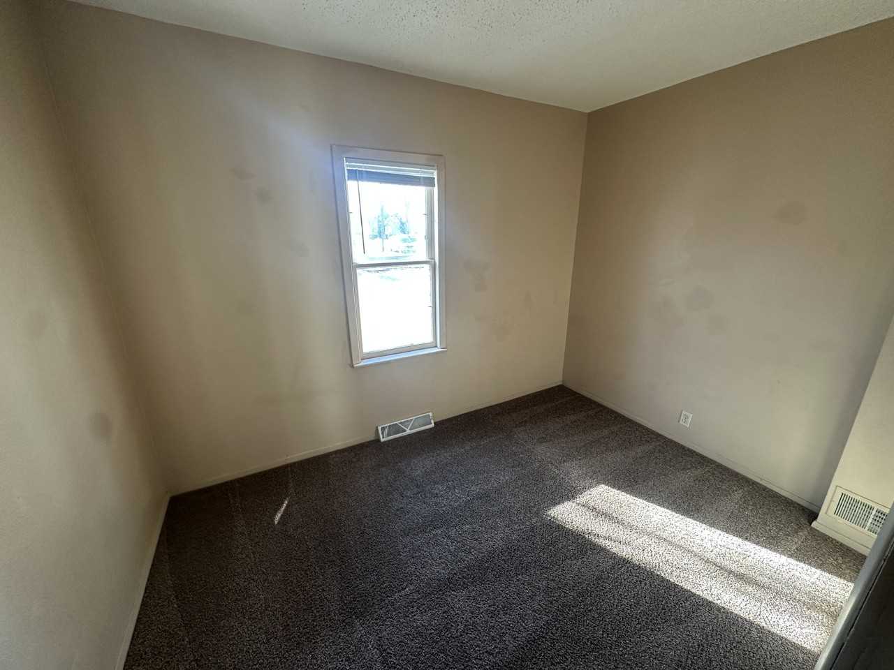 201 N Washington St #201 - Photo 6 of 18