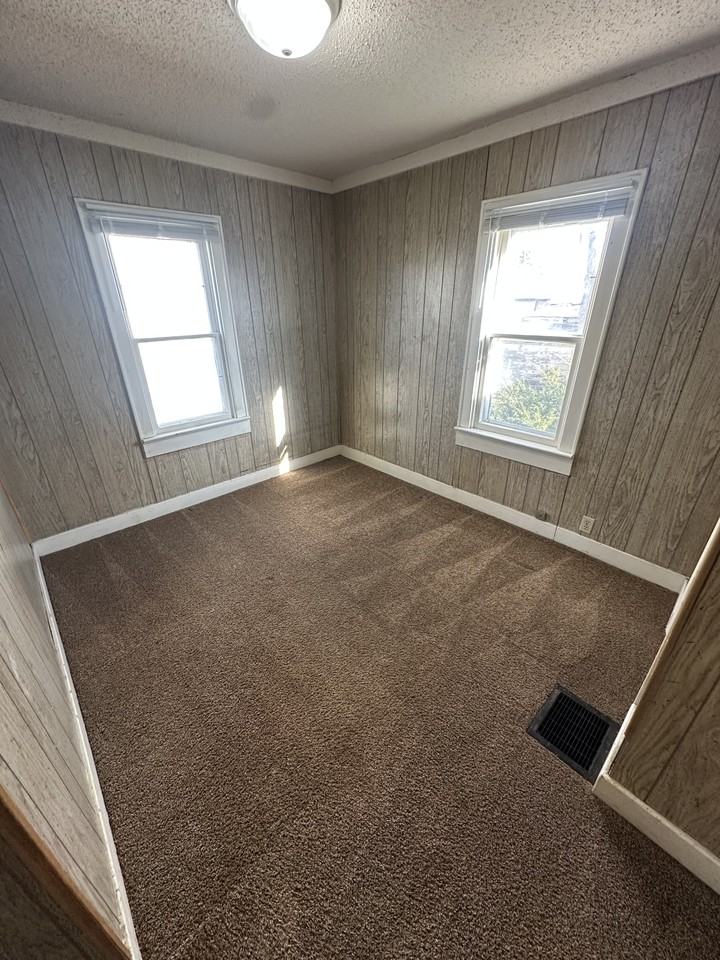 201 N Washington St #201 - Photo 3 of 18