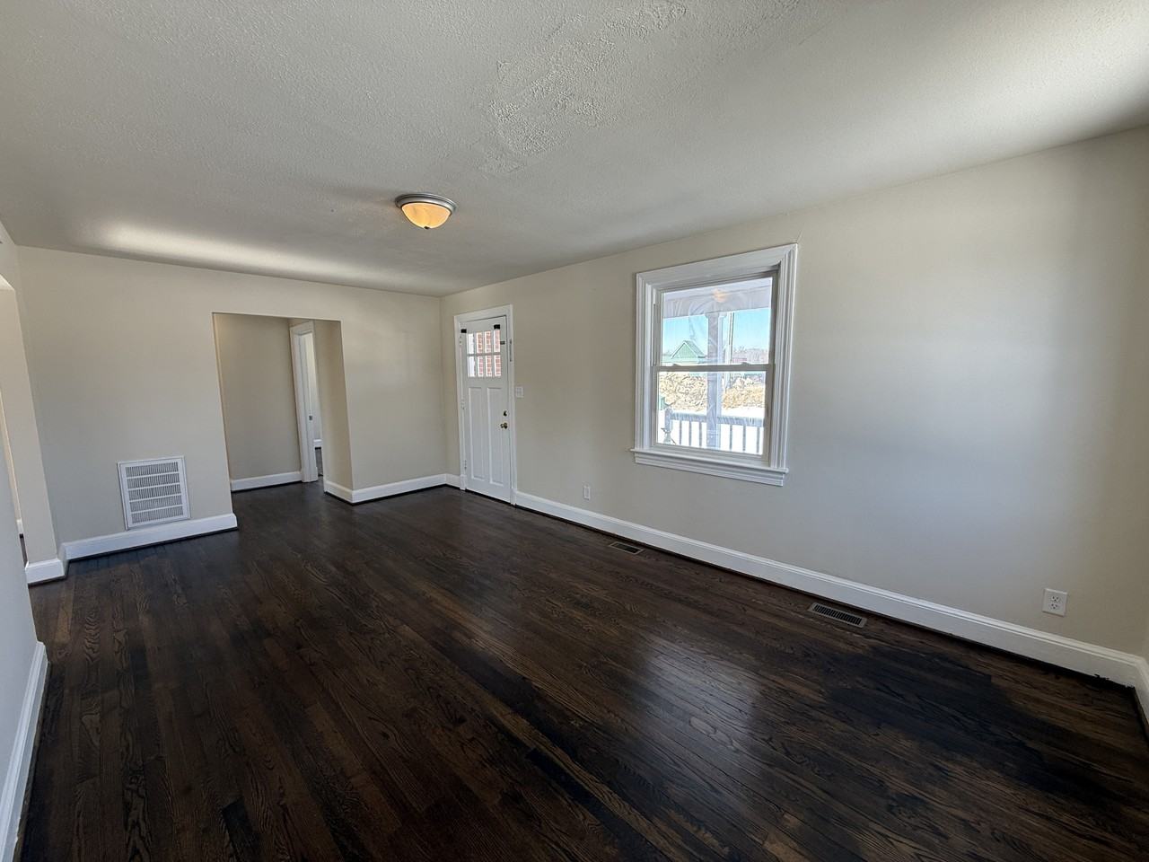 4716 Plank Road - Photo 6 of 37