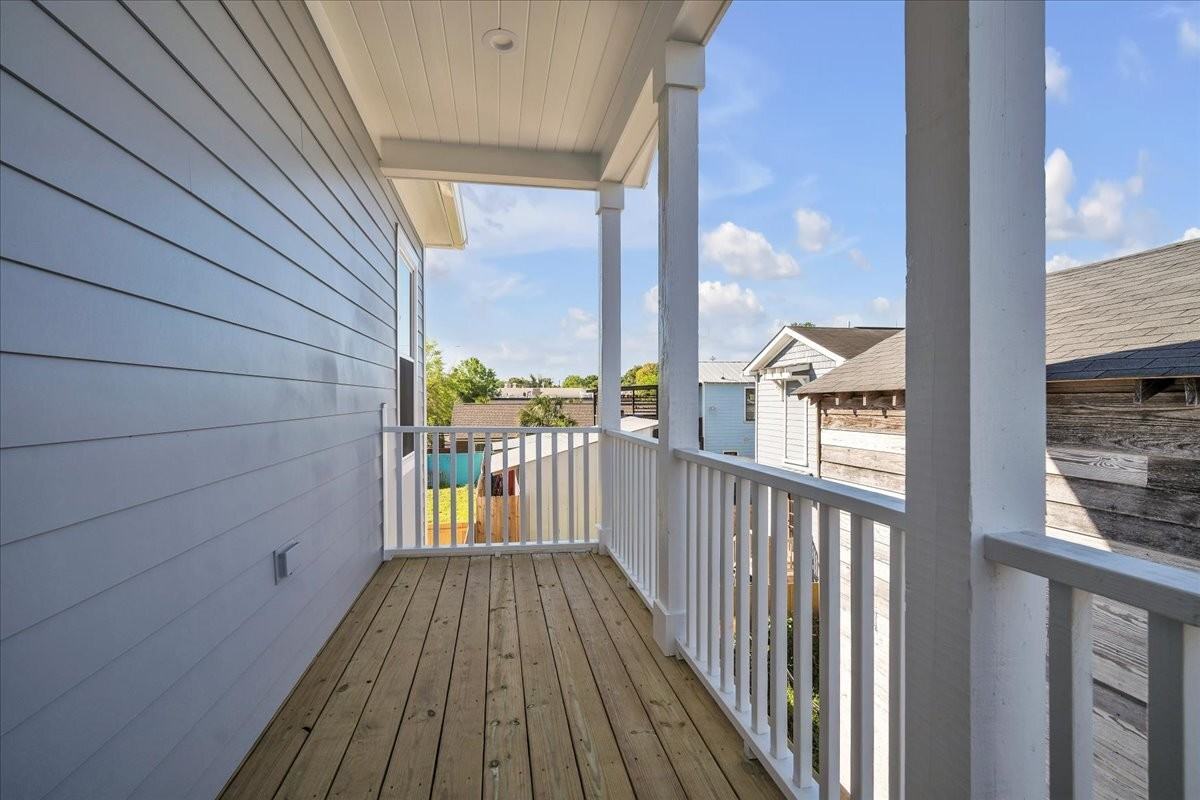 195 Romney St #1 - Photo 3 of 25