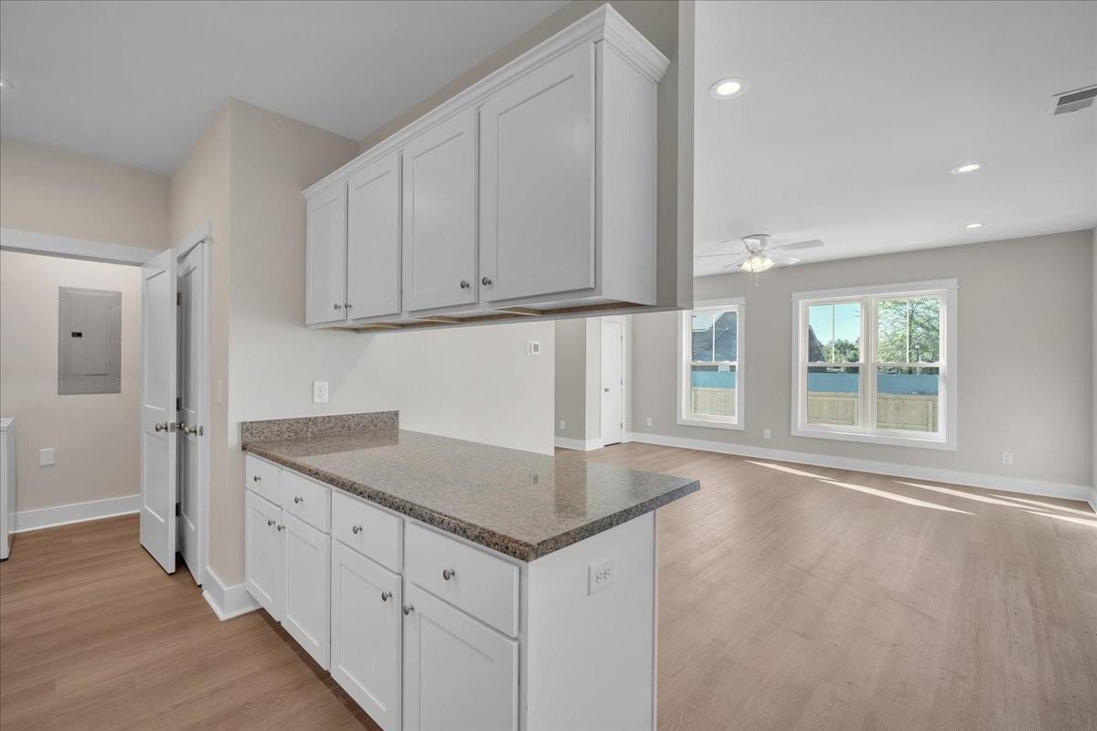 195 Romney St #1 - Photo 6 of 25