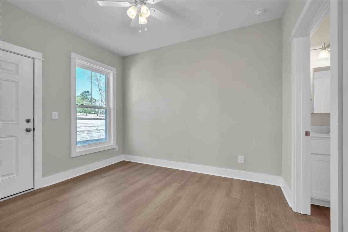 195 Romney St #1 - Photo 2 of 25