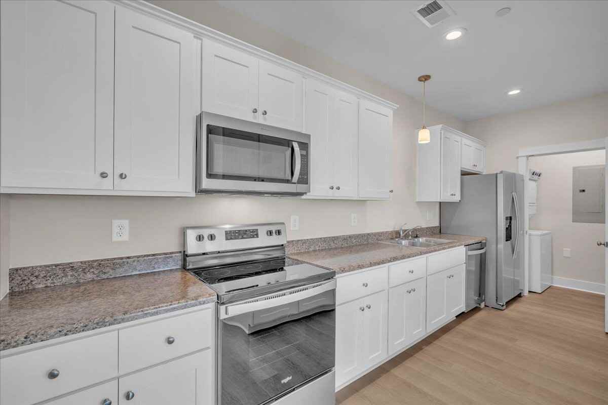 195 Romney St #1 - Photo 5 of 25