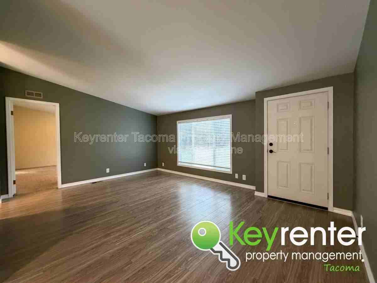 121 349th St S - Photo 2 of 10