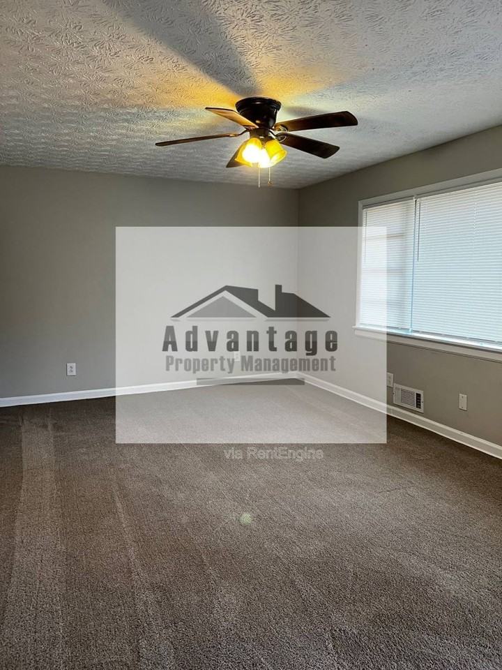 5895 Jonesboro Rd - Photo 3 of 10