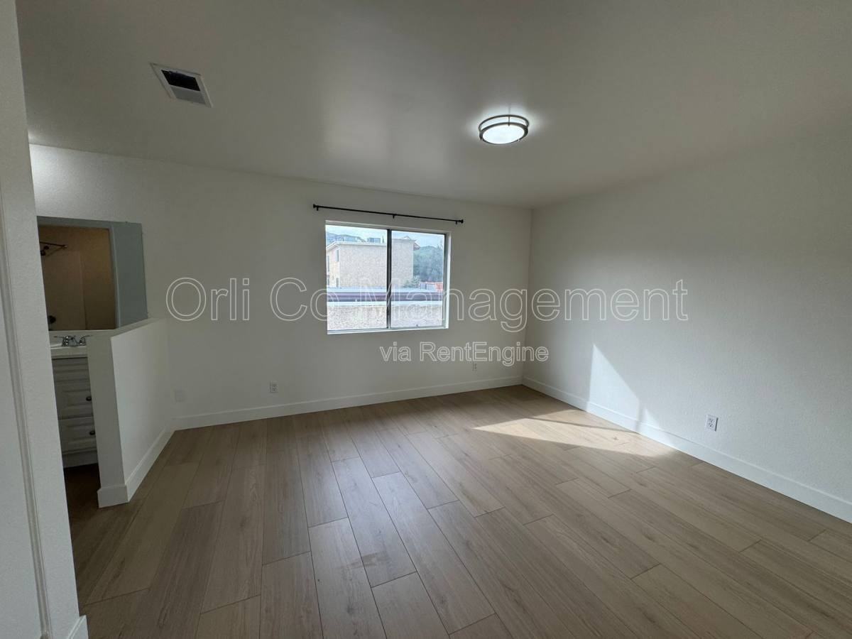 27606 Violin Canyon Rd #5 - Photo 3 of 10