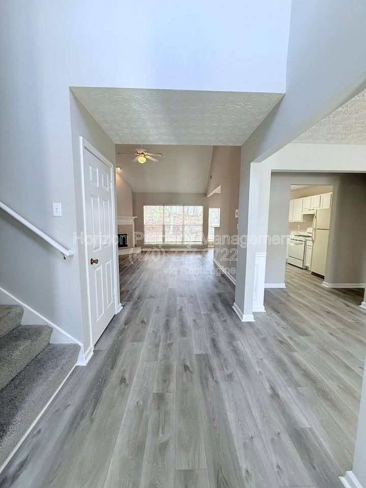 4275 Connick Way - Photo 2 of 10