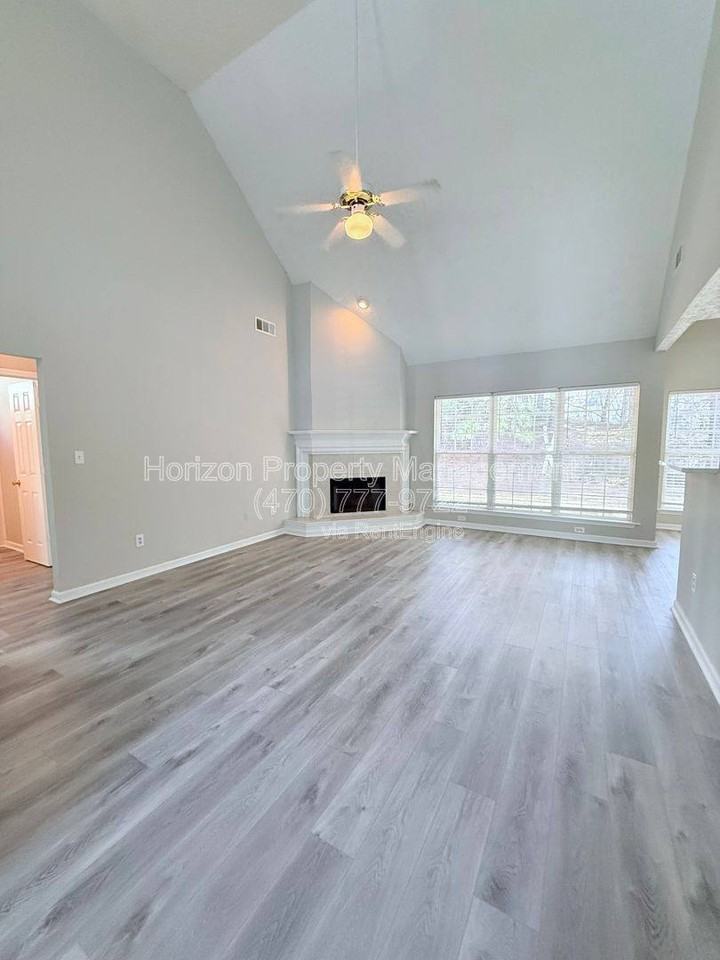 4275 Connick Way - Photo 3 of 10