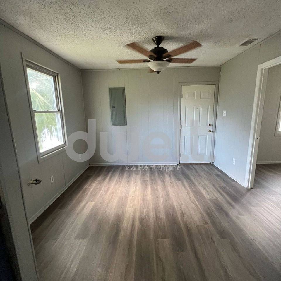 1916 Dabney Dr - Photo 3 of 8