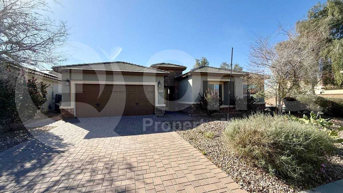 7027 W Springfield Way - Photo 2 of 10
