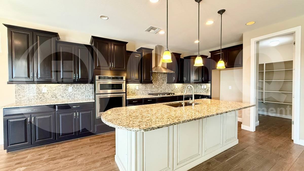 7027 W Springfield Way - Photo 3 of 10