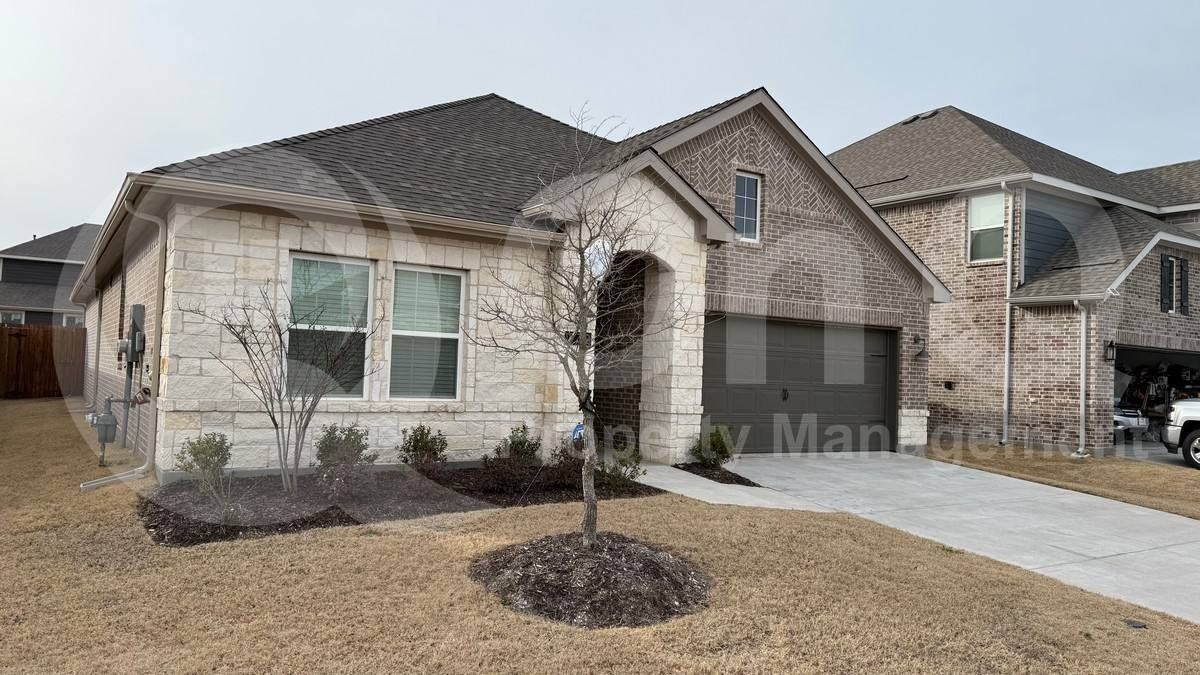 732 Waterhouse Lake Dr - Photo 3 of 10