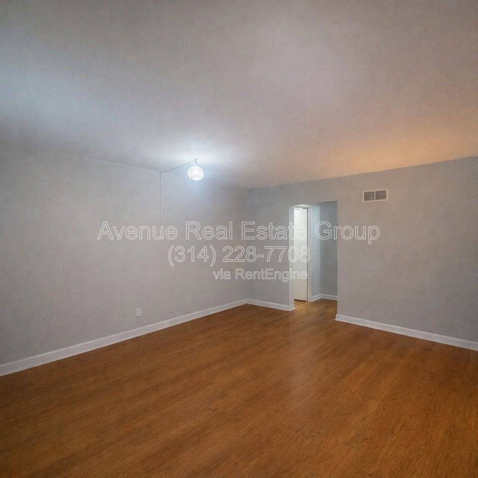 7116 Clayton Rd - Photo 3 of 10