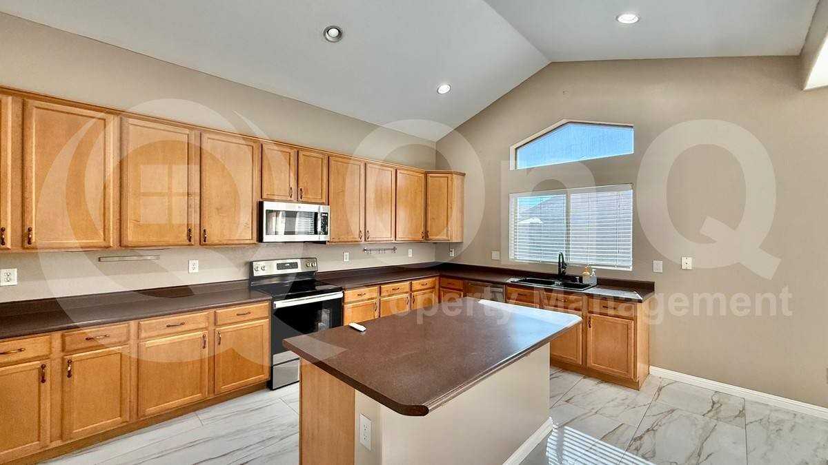 43987 W Maricopa Ave - Photo 5 of 10