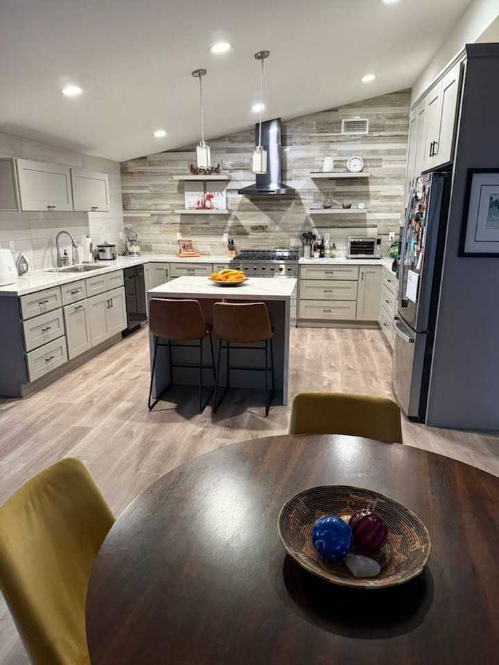 814 N Waverly St - Photo 2 of 10