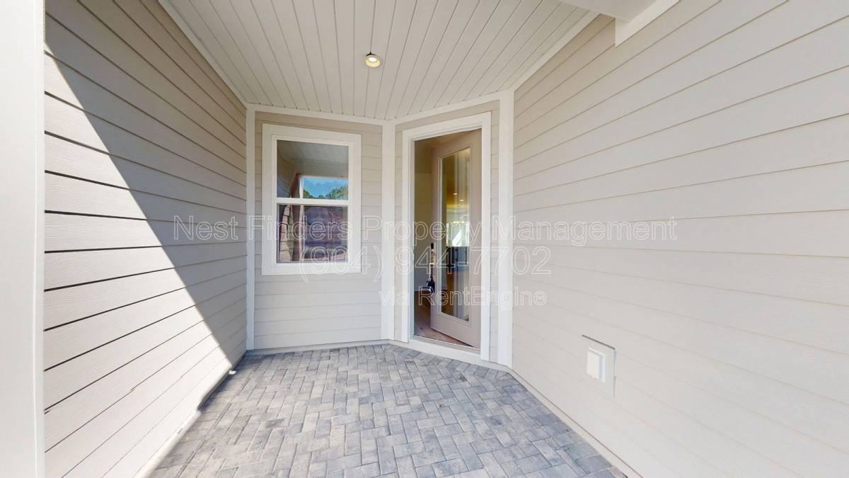 156 Latham Dr - Photo 3 of 10