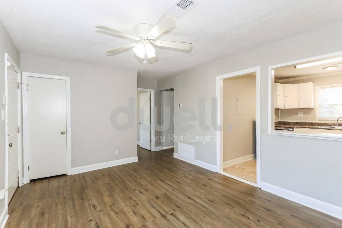 1918 Dabney Dr - Photo 3 of 10