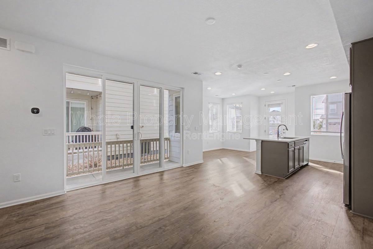 9664 Waco St - Photo 3 of 10