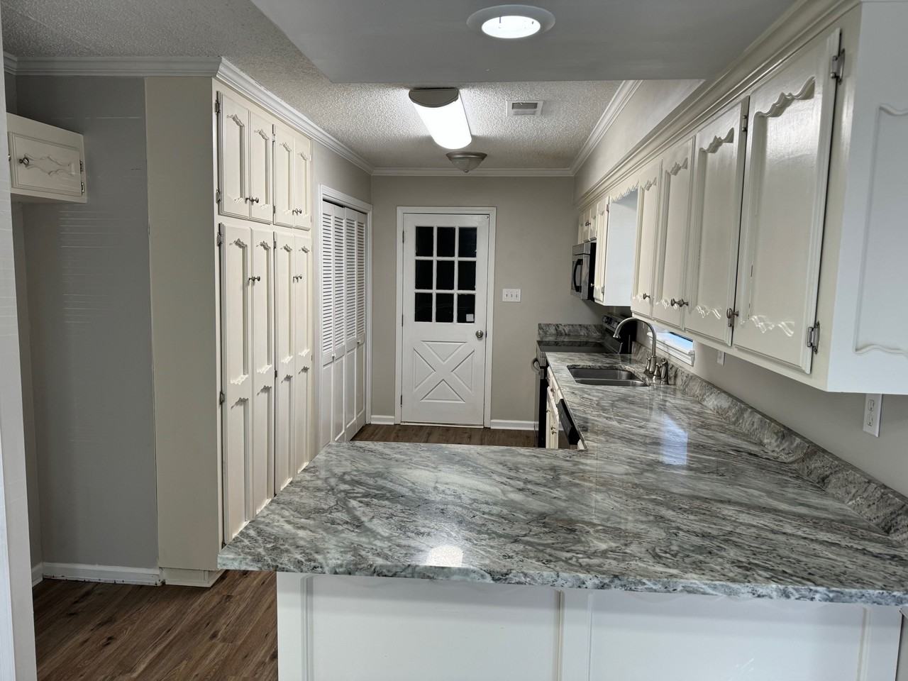 1840 Pecan Rdg N - Photo 2 of 12