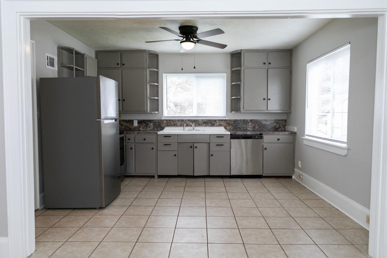 213 N Anderson St #A - Photo 2 of 17