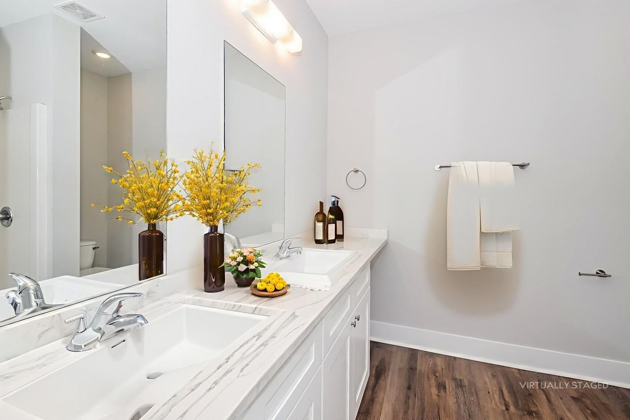 1053 Autumns Wood Cir E - Photo 5 of 24