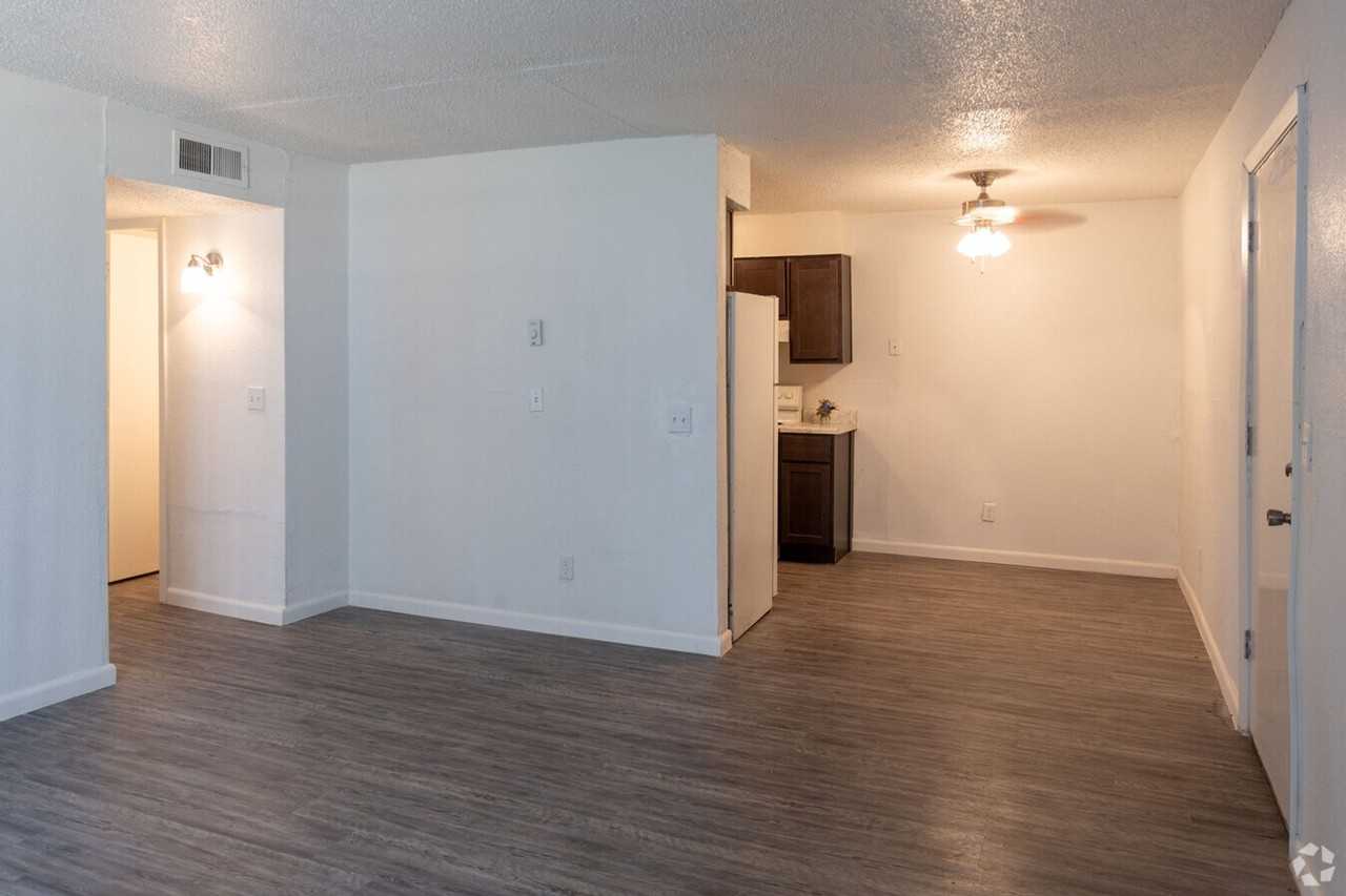 2119 SW 39th St. - Photo 7 of 37