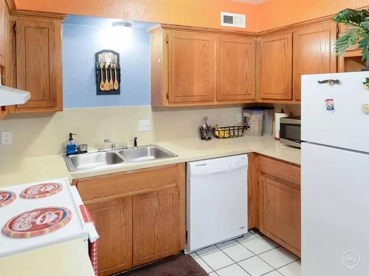 5901 NW 34th St - Photo 6 of 50