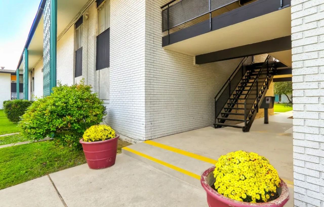 3624 NW 42nd St. - Photo 3 of 19